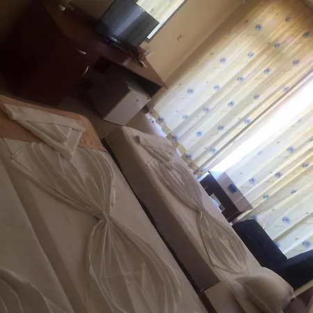 호텔 Family Eliri 3*